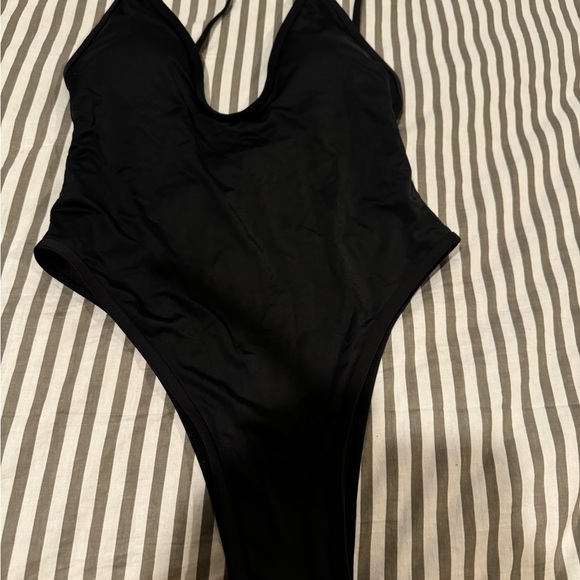 ESONLAR Women's Sexy Plunging V Neck Bathing Suit Open Back One Piece Swimsuits - Picture 5 of 6